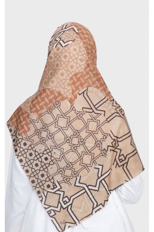 Hijab Segi Empat Voal Lasercut Casablanca Taupe 